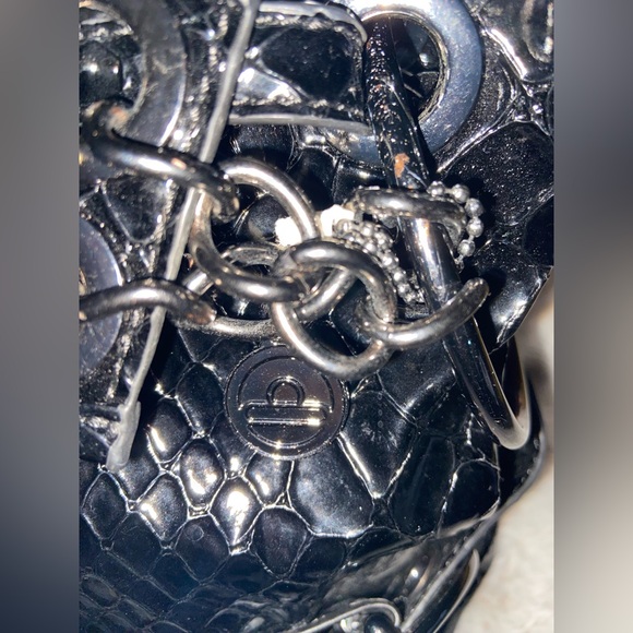 Big Buddha Black Patent Embossed Large Shoulder Bag EUC - Picture 9 of 10